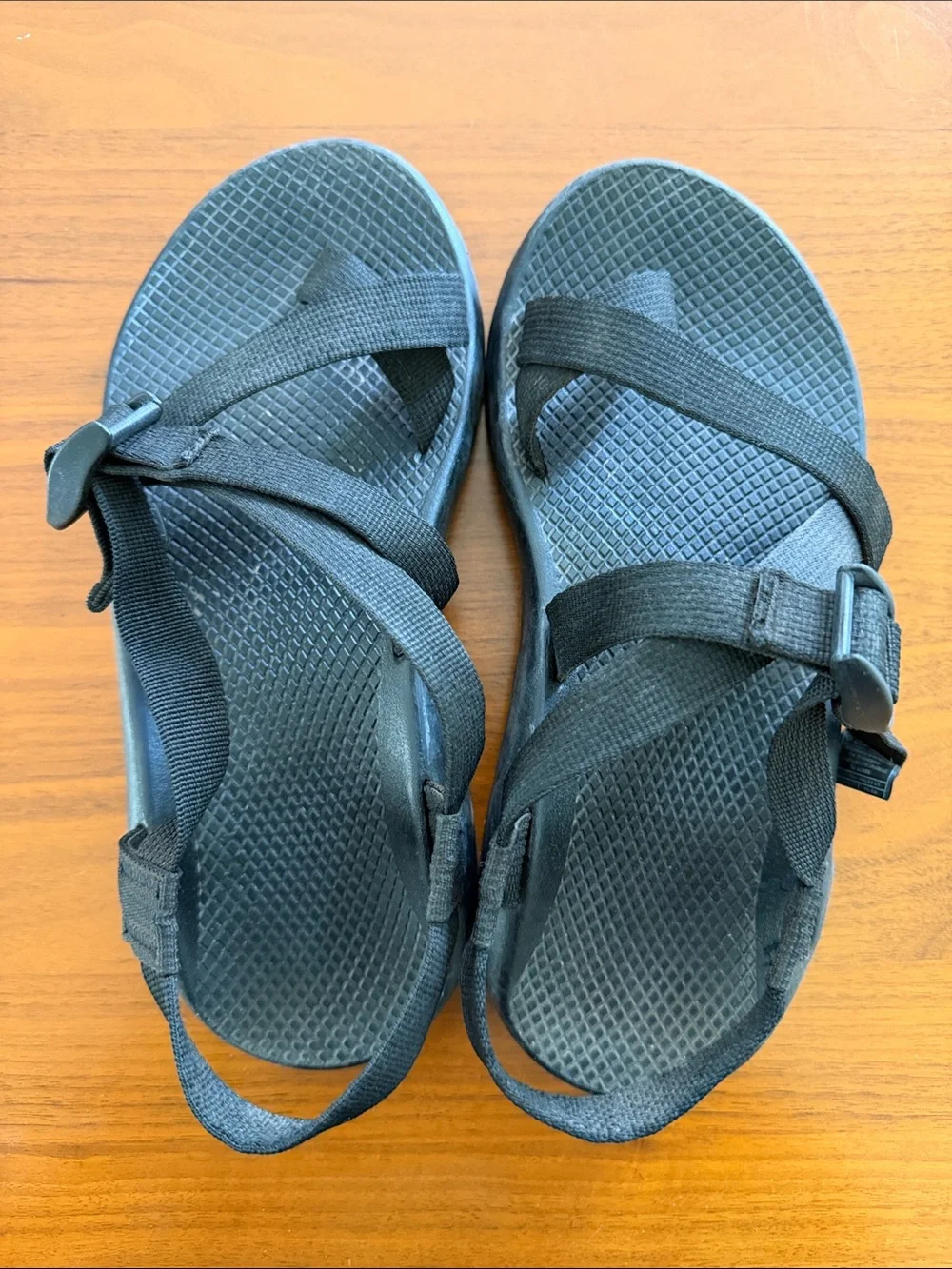 Men's 8 Black Chaco Sandals